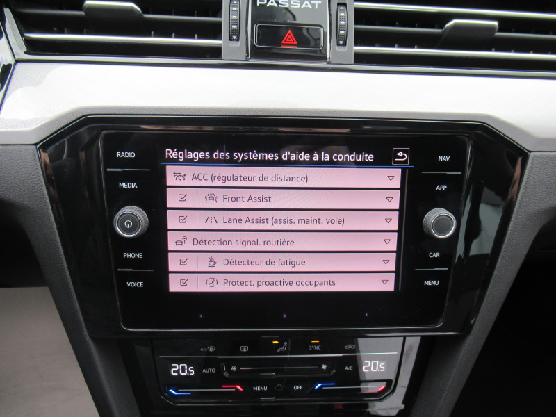 Photo 12 de l'offre de VOLKSWAGEN PASSAT SW 2.0 TDI EVO 150CH BUSINESS DSG7 8CV à 20490€ chez J'NOV AUTO