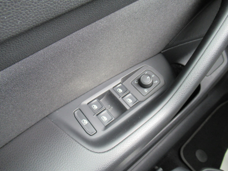 Photo 18 de l'offre de VOLKSWAGEN PASSAT SW 2.0 TDI EVO 150CH BUSINESS DSG7 8CV à 20490€ chez J'NOV AUTO