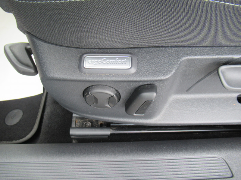 Photo 17 de l'offre de VOLKSWAGEN PASSAT SW 2.0 TDI EVO 150CH BUSINESS DSG7 8CV à 20490€ chez J'NOV AUTO