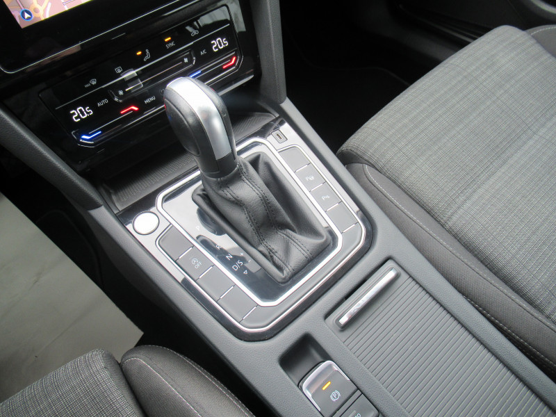 Photo 14 de l'offre de VOLKSWAGEN PASSAT SW 2.0 TDI EVO 150CH BUSINESS DSG7 8CV à 20490€ chez J'NOV AUTO