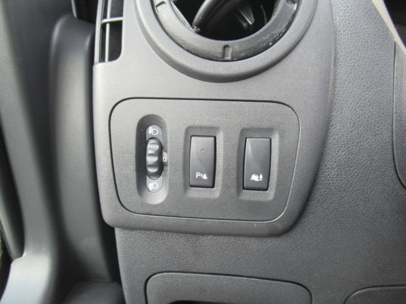 Photo 12 de l'offre de RENAULT MASTER III FG F3500 L2H2 2.3 DCI 130CH GRAND CONFORT EURO6 à 16490€ chez J'NOV AUTO