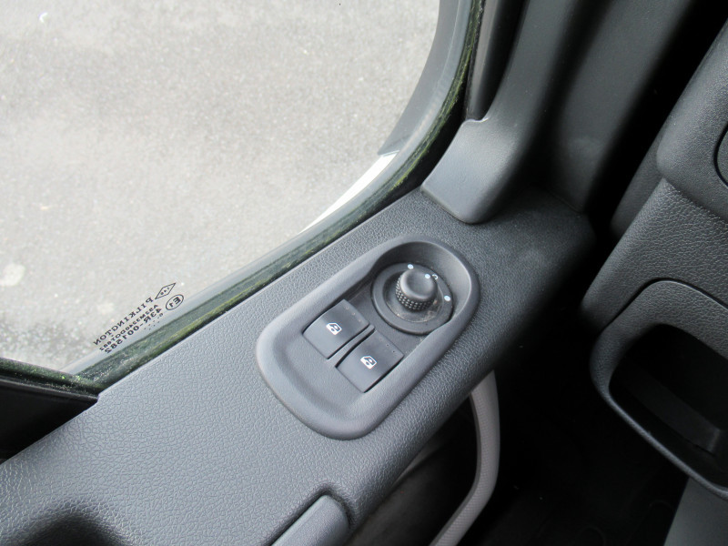 Photo 9 de l'offre de RENAULT MASTER III FG F3500 L2H2 2.3 DCI 130CH GRAND CONFORT EURO6 à 16490€ chez J'NOV AUTO