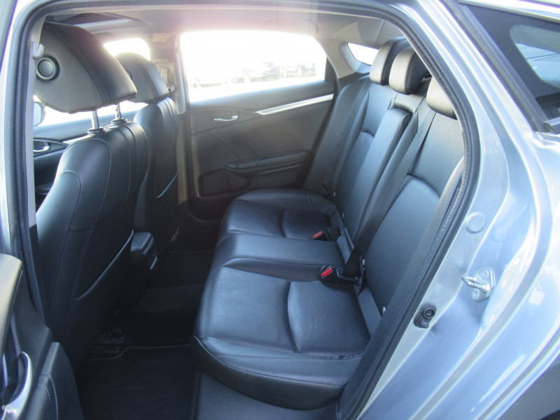 Photo 4 de l'offre de HONDA CIVIC 1.5 I-VTEC 182CH EXCLUSIVE CVT 4P à 17990€ chez J'NOV AUTO