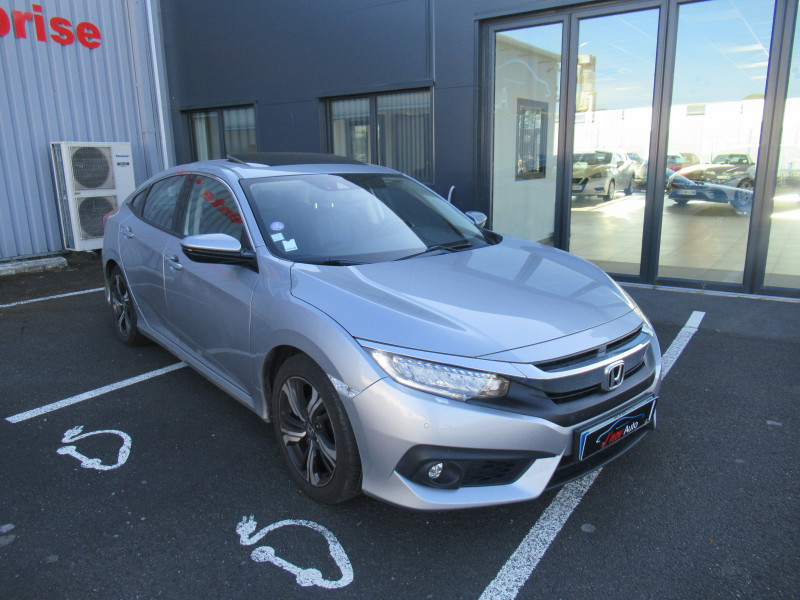 Photo 2 de l'offre de HONDA CIVIC 1.5 I-VTEC 182CH EXCLUSIVE CVT 4P à 17990€ chez J'NOV AUTO