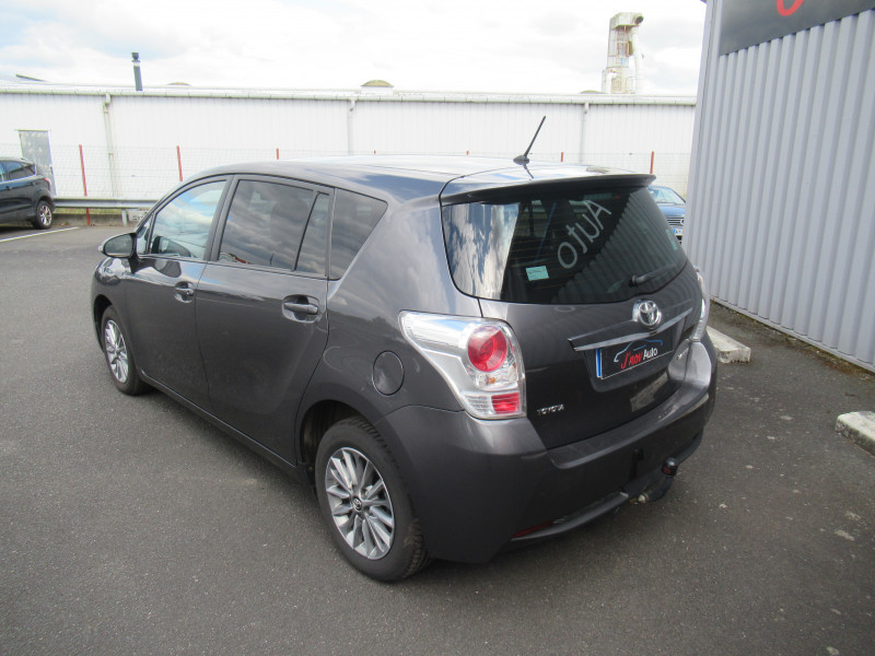 Photo 2 de l'offre de TOYOTA VERSO 132 VVT-I DESIGN à 15750€ chez J'NOV AUTO