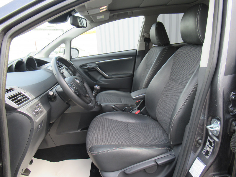 Photo 5 de l'offre de TOYOTA VERSO 132 VVT-I DESIGN à 15750€ chez J'NOV AUTO
