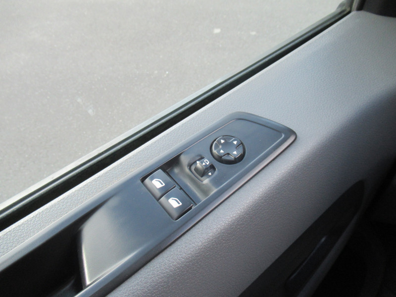 Photo 13 de l'offre de CITROEN JUMPY FG M 2.0 BLUEHDI 180CH BUSINESS S&S EAT6 à 21490€ chez J'NOV AUTO