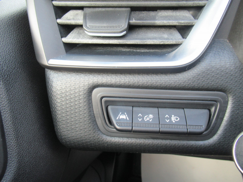 Photo 14 de l'offre de RENAULT CLIO V 1.0 TCE 90CH BUSINESS -21 à 12790€ chez J'NOV AUTO