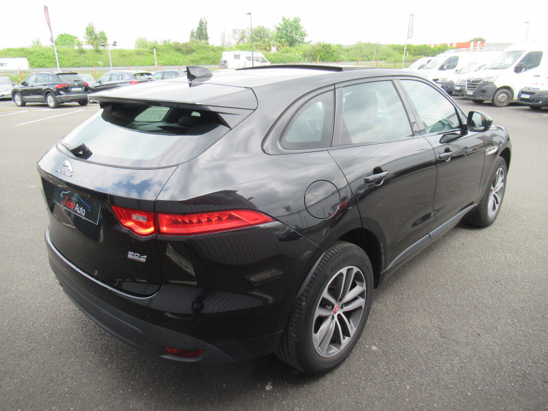 Photo 3 de l'offre de JAGUAR F-PACE 2.0D 180CH R-SPORT AWD BVA8 à 24990€ chez J'NOV AUTO