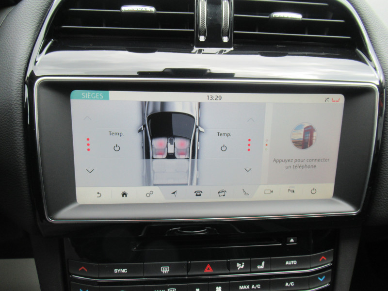 Photo 11 de l'offre de JAGUAR F-PACE 2.0D 180CH R-SPORT AWD BVA8 à 24990€ chez J'NOV AUTO