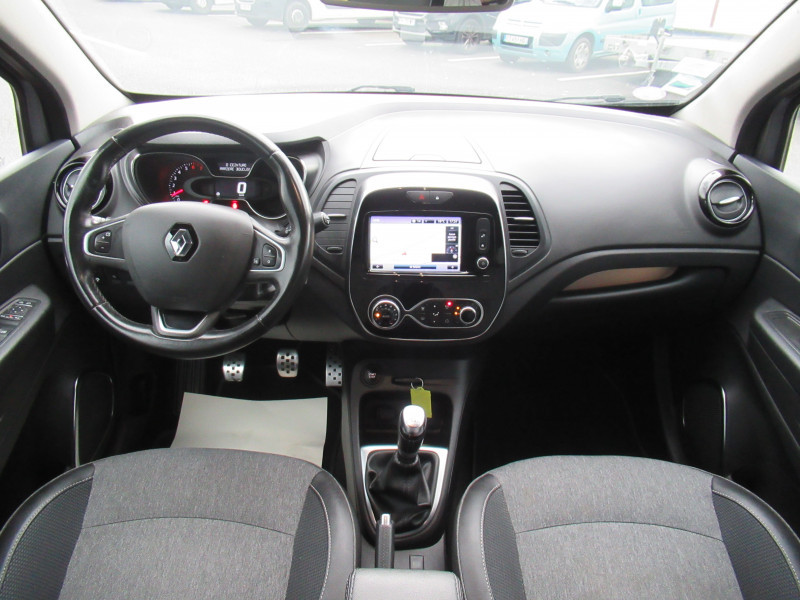 Photo 6 de l'offre de RENAULT CAPTUR 1.3 TCE 130CH FAP INTENS à 13990€ chez J'NOV AUTO