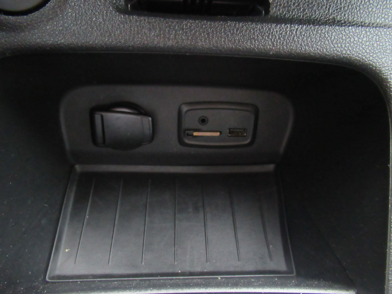Photo 15 de l'offre de RENAULT CAPTUR 1.3 TCE 130CH FAP INTENS à 13990€ chez J'NOV AUTO