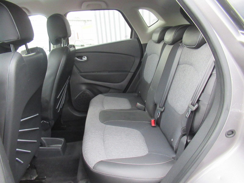 Photo 4 de l'offre de RENAULT CAPTUR 1.3 TCE 130CH FAP INTENS à 13990€ chez J'NOV AUTO