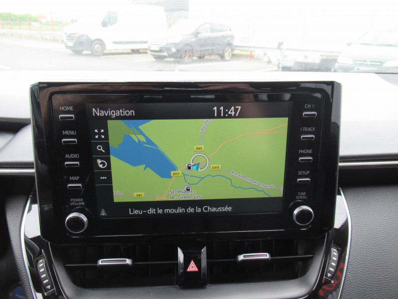 Photo 9 de l'offre de TOYOTA COROLLA TOURING SPT 184H DYNAMIC BUSINESS MY20 + SUPPORT LOMBAIRE 8CV à 20990€ chez J'NOV AUTO