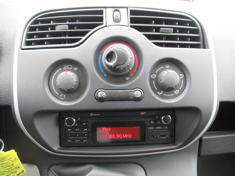 Photo 9 de l'offre de RENAULT KANGOO II EXPRESS 1.5 DCI 90 ENERGY GRAND CONFORT FT à 7990€ chez J'NOV AUTO