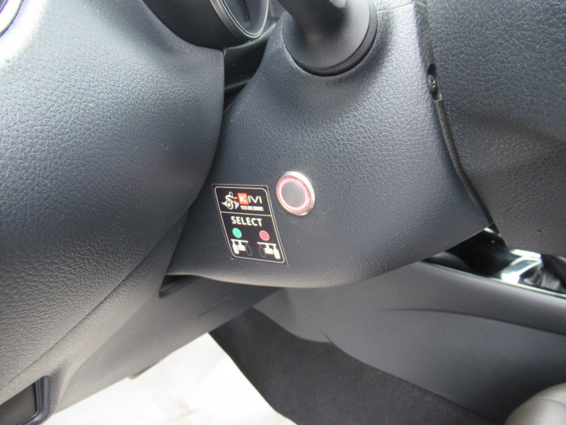 Photo 15 de l'offre de TOYOTA C-HR 122H DISTINCTIVE 2WD E-CVT à 18750€ chez J'NOV AUTO