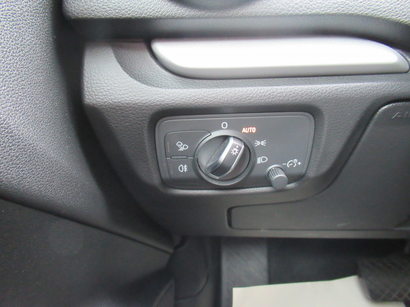 Photo 18 de l'offre de AUDI A3 SPORTBACK 1.0 TFSI 115CH BUSINESS LINE S TRONIC 7 à 20490€ chez J'NOV AUTO