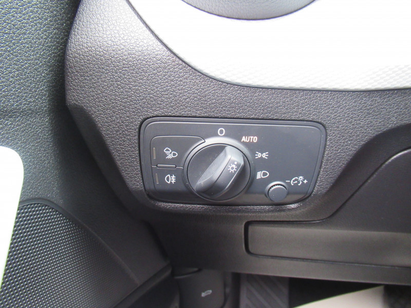 Photo 14 de l'offre de AUDI Q2 35 TFSI 150CH COD BUSINESS LINE S TRONIC 7 EURO6DT à 21990€ chez J'NOV AUTO