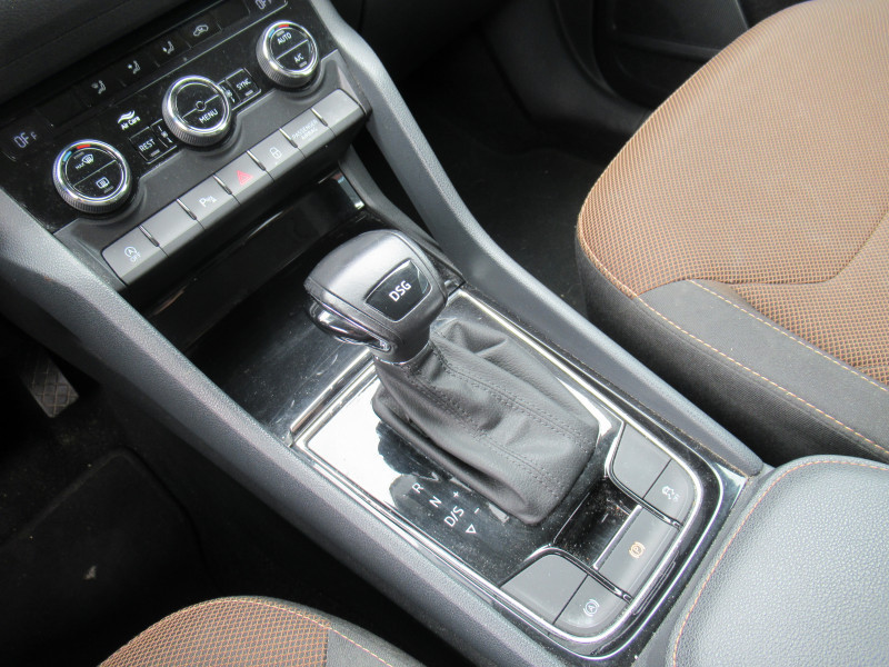 Photo 15 de l'offre de SKODA KODIAQ 2.0 TDI 150 SCR BUSINESS DSG EURO6D-T 7 PLACES à 21750€ chez J'NOV AUTO