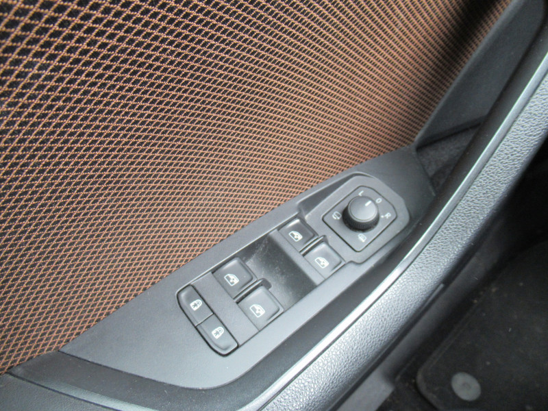 Photo 12 de l'offre de SKODA KODIAQ 2.0 TDI 150 SCR BUSINESS DSG EURO6D-T 7 PLACES à 21750€ chez J'NOV AUTO
