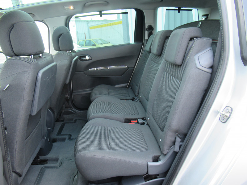 Photo 6 de l'offre de PEUGEOT 5008 1.6 BLUEHDI 120CH ALLURE S&S EAT6 7PL à 11990€ chez J'NOV AUTO