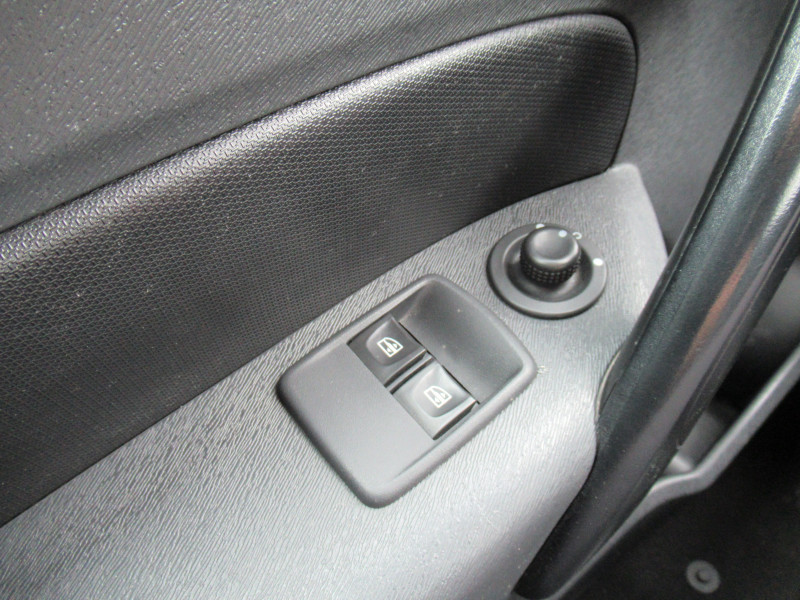 Photo 6 de l'offre de RENAULT KANGOO II 1.2 TCE 115CH ENERGY ZEN EURO6 à 14490€ chez J'NOV AUTO