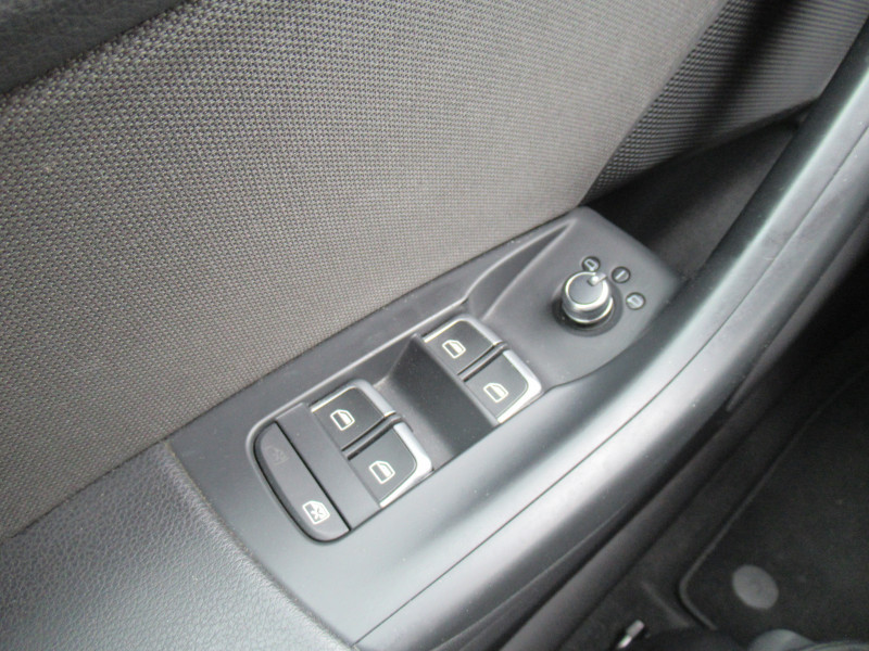 Photo 6 de l'offre de AUDI Q3 1.4 TFSI 150CH ULTRA COD AMBIENTE à 16990€ chez J'NOV AUTO