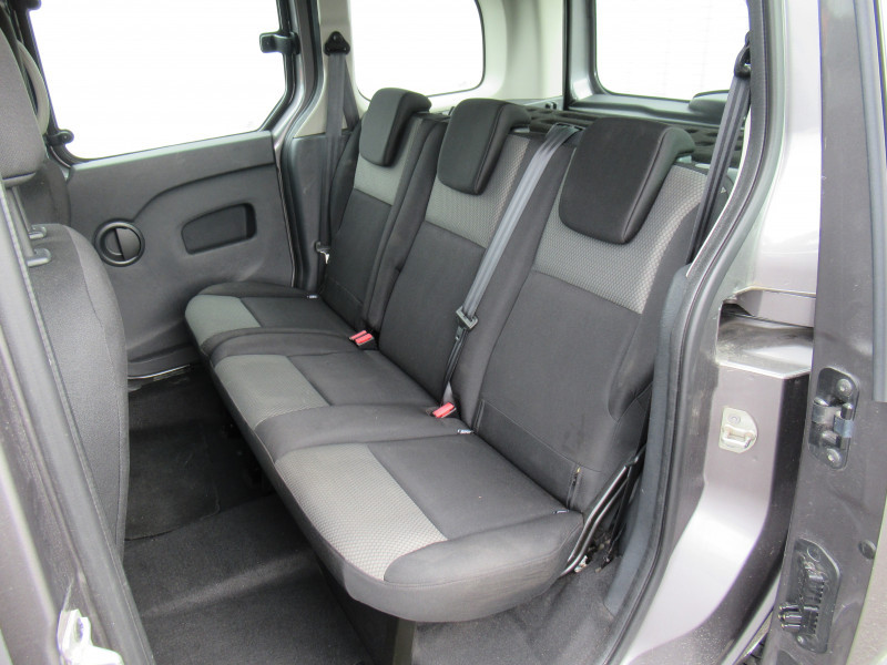 Photo 4 de l'offre de RENAULT KANGOO II 1.2 TCE 115CH ENERGY ZEN EURO6 à 14490€ chez J'NOV AUTO