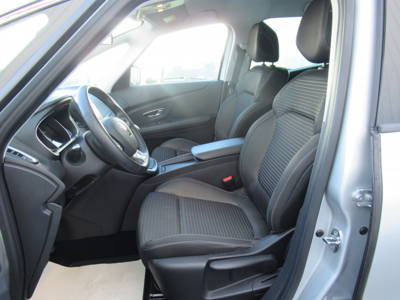 Photo 5 de l'offre de RENAULT GRAND SCENIC IV 1.7 BLUE DCI 120CH BUSINESS EDC 7 PLACES à 17490€ chez J'NOV AUTO