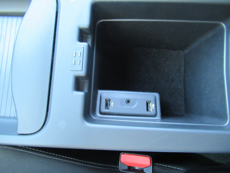 Photo 15 de l'offre de RENAULT GRAND SCENIC IV 1.7 BLUE DCI 120CH BUSINESS EDC 7 PLACES à 17490€ chez J'NOV AUTO