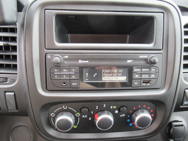 Photo 8 de l'offre de NISSAN NV300 FG L1H1 2T8 2.0 DCI 120CH OPTIMA à 17990€ chez J'NOV AUTO