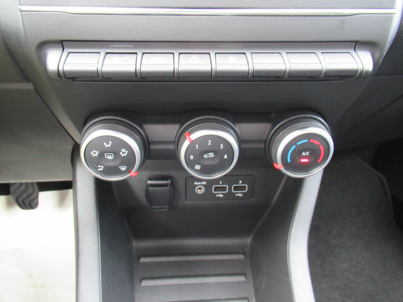 Photo 13 de l'offre de RENAULT CLIO V 1.0 TCE 90CH BUSINESS -21N à 11490€ chez J'NOV AUTO