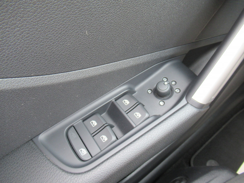 Photo 14 de l'offre de AUDI Q2 30 TDI 116CH BUSINESS LINE S TRONIC 7 EURO6D-T à 20750€ chez J'NOV AUTO