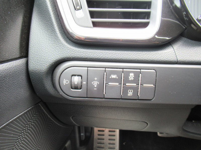 Photo 15 de l'offre de KIA XCEED 1.6 CRDI 136CH MHEV DESIGN DCT7 MY22 à 22490€ chez J'NOV AUTO