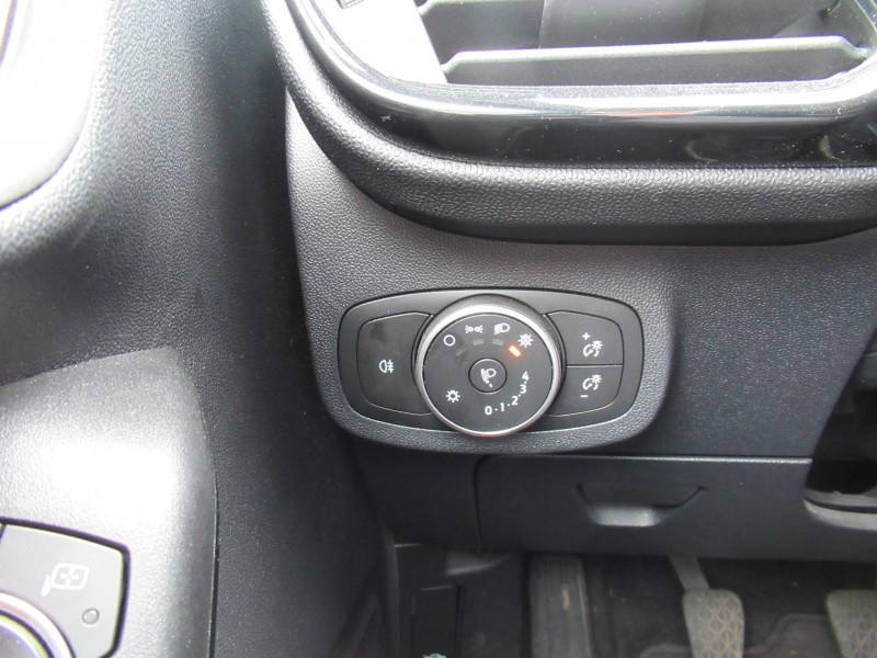 Photo 11 de l'offre de FORD FIESTA 1.1 75CH COOL & CONNECT 5P à 12790€ chez J'NOV AUTO