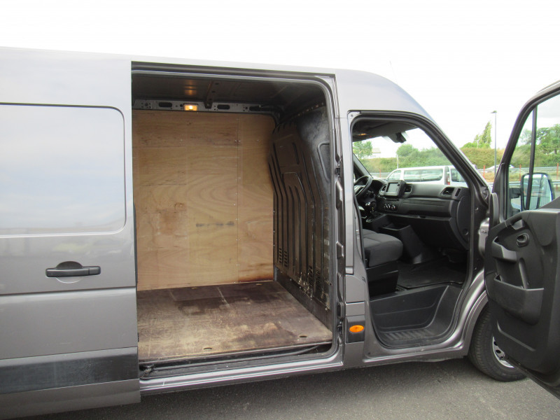 Photo 8 de l'offre de RENAULT MASTER III FG F3500 L3H2 2.3 BLUE DCI 135CH GRAND CONFORT EURO6 à 23490€ chez J'NOV AUTO