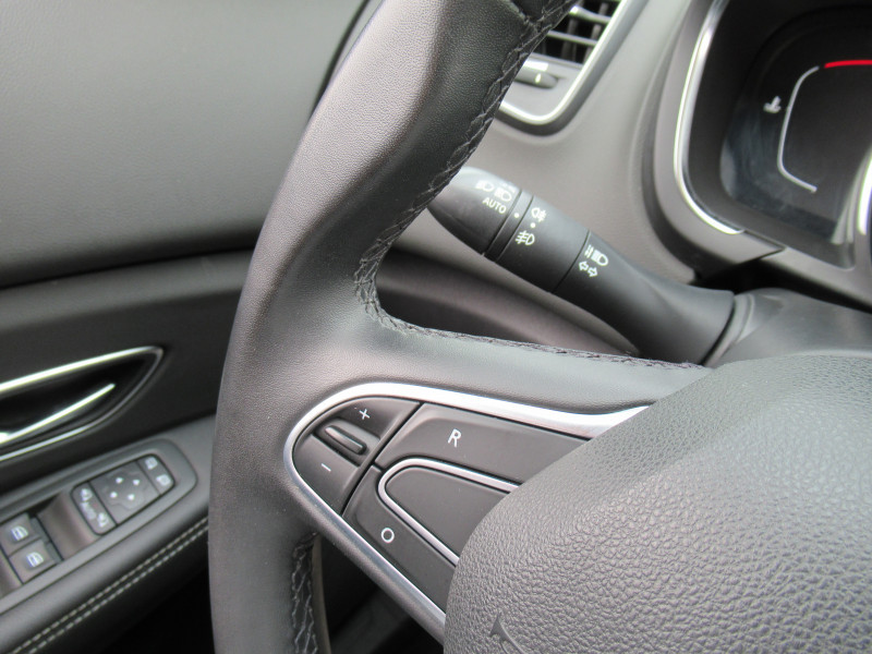 Photo 13 de l'offre de RENAULT GRAND SCENIC IV 1.7 BLUE DCI 120CH BUSINESS 7 PLACES - 21 à 16790€ chez J'NOV AUTO