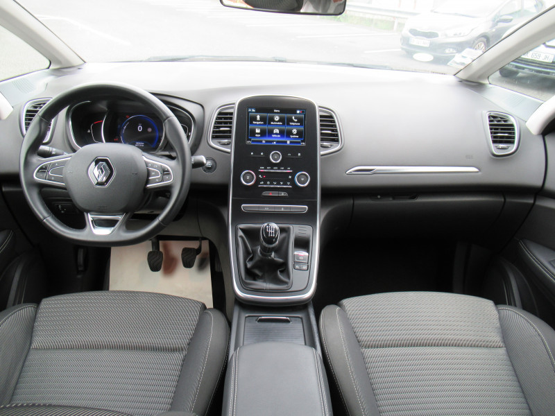 Photo 7 de l'offre de RENAULT GRAND SCENIC IV 1.7 BLUE DCI 120CH BUSINESS 7 PLACES - 21 à 16790€ chez J'NOV AUTO