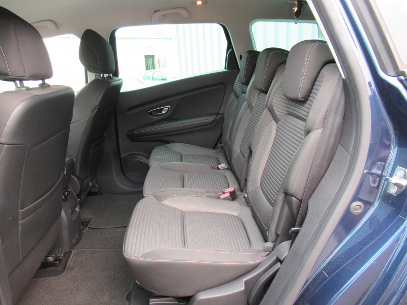Photo 6 de l'offre de RENAULT GRAND SCENIC IV 1.7 BLUE DCI 120CH BUSINESS 7 PLACES - 21 à 16790€ chez J'NOV AUTO