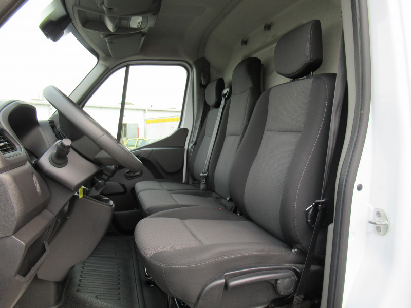 Photo 7 de l'offre de RENAULT MASTER III FG F3300 L2H2 2.3 BLUE DCI 135CH GRAND CONFORT EURO6 à 24490€ chez J'NOV AUTO