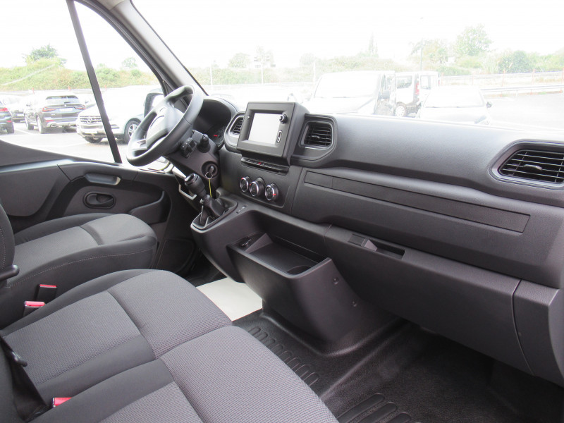 Photo 8 de l'offre de RENAULT MASTER III FG F3300 L2H2 2.3 BLUE DCI 135CH GRAND CONFORT EURO6 à 24490€ chez J'NOV AUTO