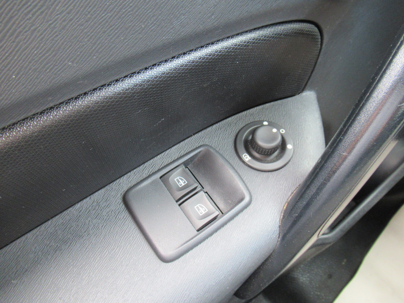 Photo 14 de l'offre de RENAULT KANGOO II EXPRESS 1.5 BLUE DCI 95CH EXTRA R-LINK à 13990€ chez J'NOV AUTO