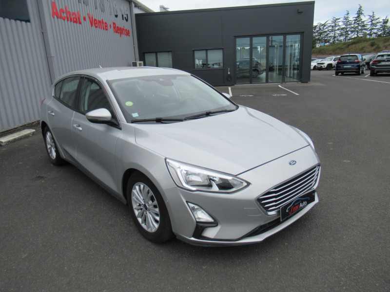 Photo 2 de l'offre de FORD FOCUS 1.5 ECOBLUE 120CH TITANIUM BVA à 16490€ chez J'NOV AUTO