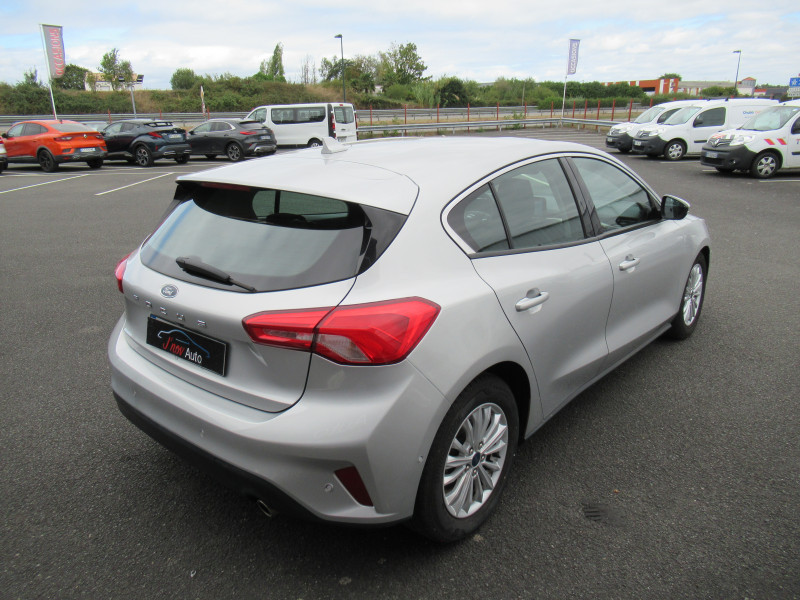 Photo 4 de l'offre de FORD FOCUS 1.5 ECOBLUE 120CH TITANIUM BVA à 16490€ chez J'NOV AUTO