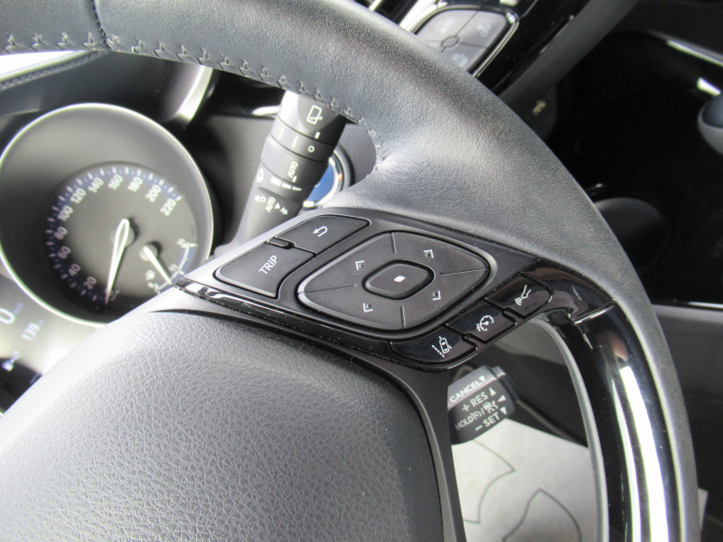 Photo 15 de l'offre de TOYOTA C-HR 184H COLLECTION 2WD E-CVT MY22 à 24990€ chez J'NOV AUTO