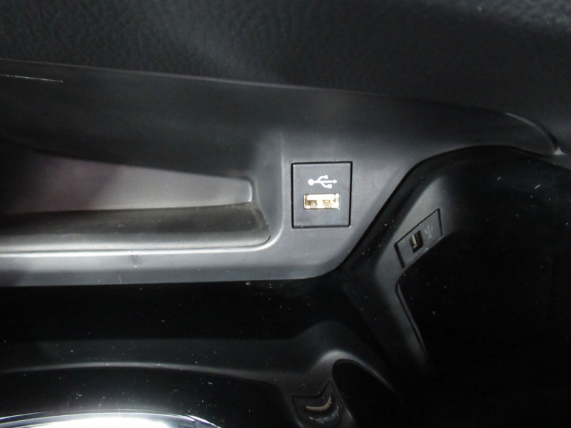 Photo 17 de l'offre de TOYOTA C-HR 184H COLLECTION 2WD E-CVT MY22 à 24990€ chez J'NOV AUTO