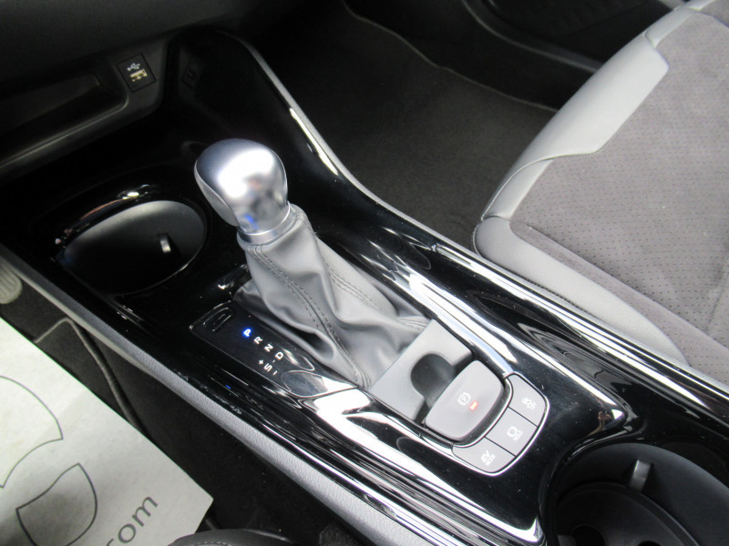 Photo 16 de l'offre de TOYOTA C-HR 184H COLLECTION 2WD E-CVT MY22 à 24990€ chez J'NOV AUTO