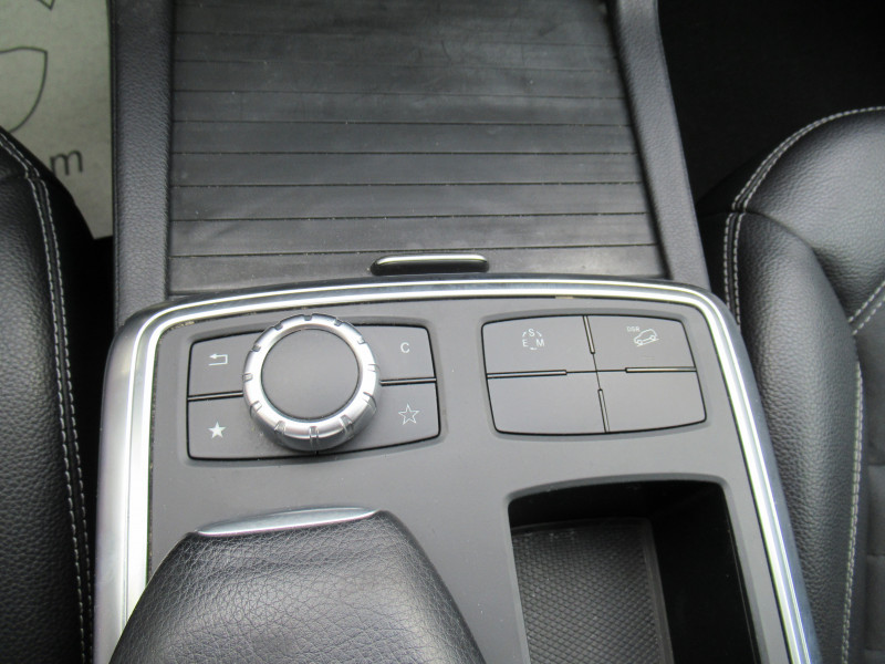Photo 9 de l'offre de MERCEDES-BENZ CLASSE ML 250 BLUETEC SPORT 7G-TRONIC + à 19990€ chez J'NOV AUTO