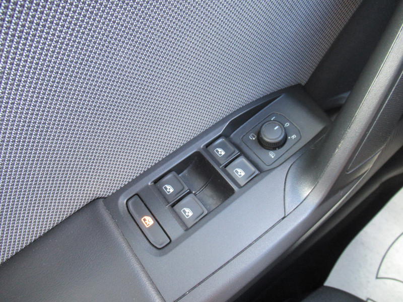 Photo 13 de l'offre de SEAT LEON ST 2.0 TDI 150CH STYLE BUSINESS DSG7 à 20490€ chez J'NOV AUTO