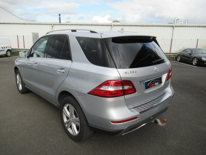 Photo 3 de l'offre de MERCEDES-BENZ CLASSE ML 250 BLUETEC SPORT 7G-TRONIC + à 19990€ chez J'NOV AUTO